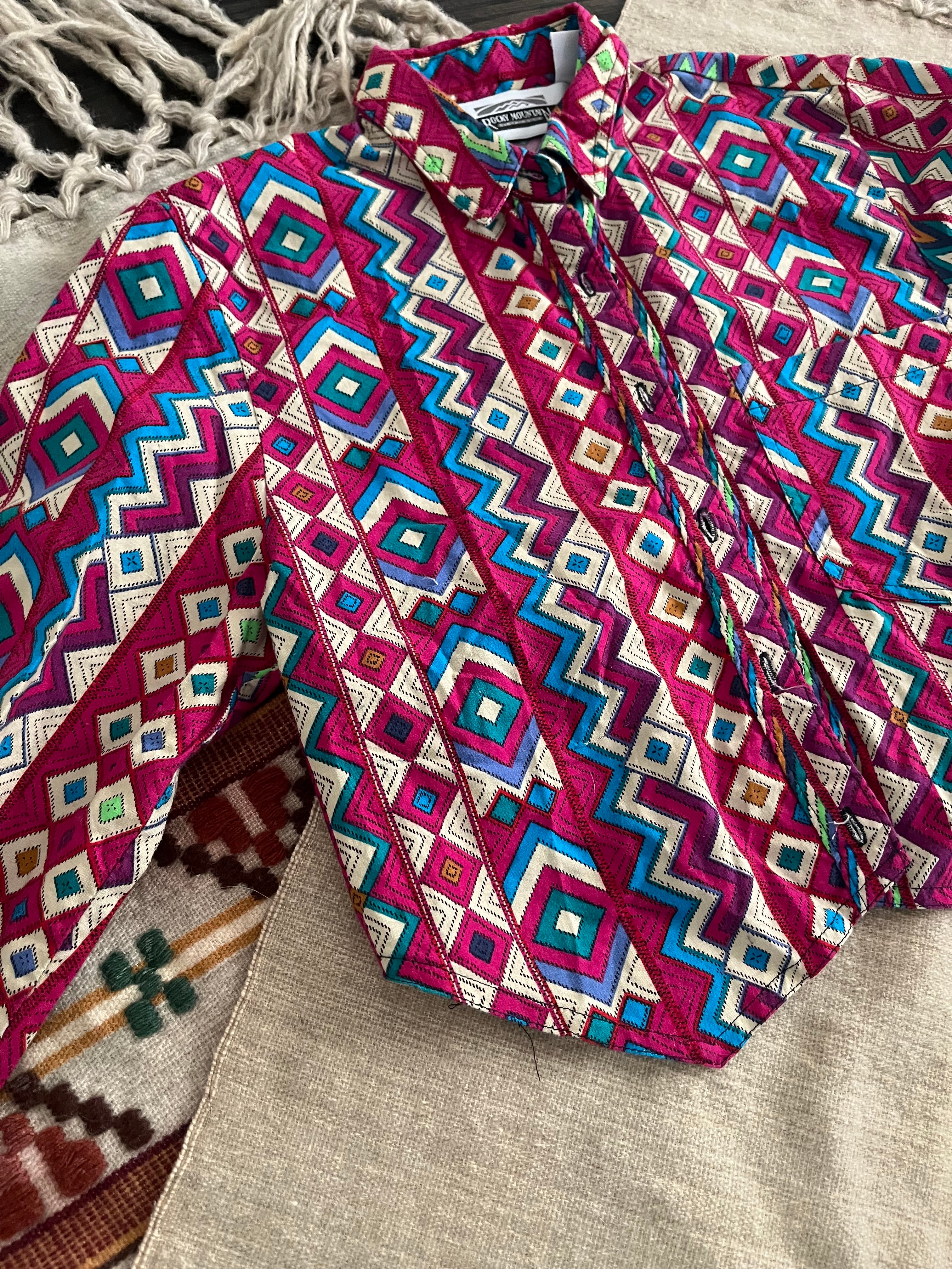 VINTAGE *Rocky Mountain Crop Button Down