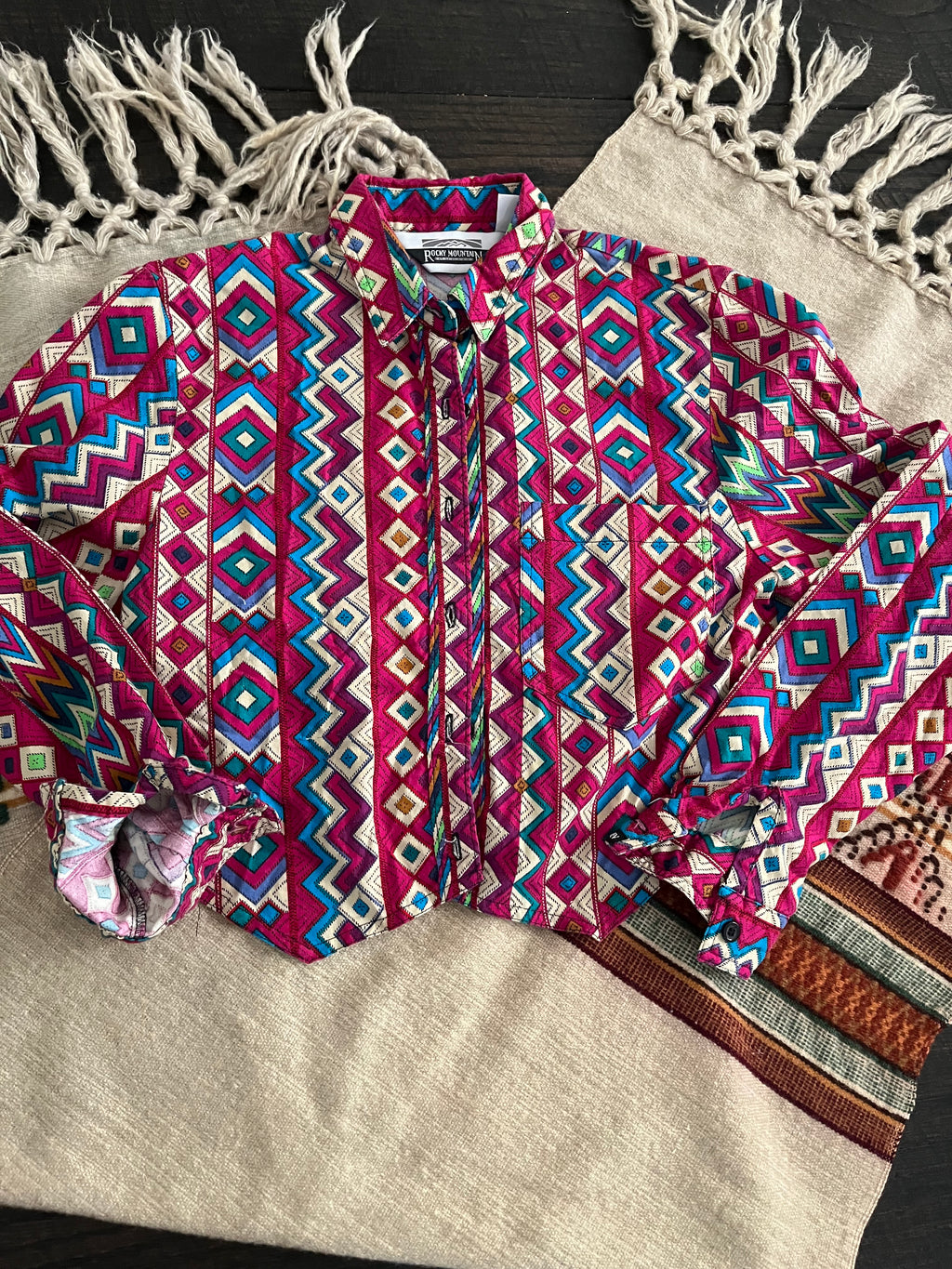 VINTAGE *Rocky Mountain Crop Button Down