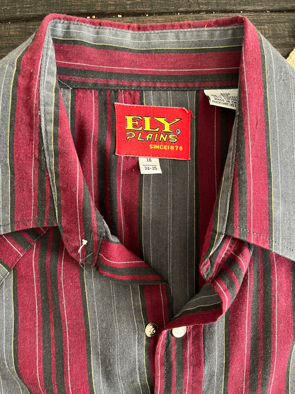 VINTAGE* Ely Plains pearl snap